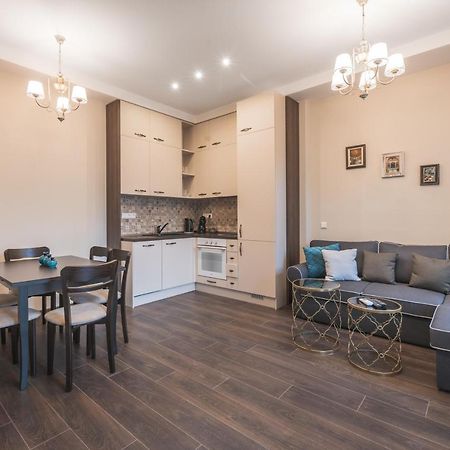 1001 Nights - 2Bd Luxury Apartment In Central Szófia Kültér fotó
