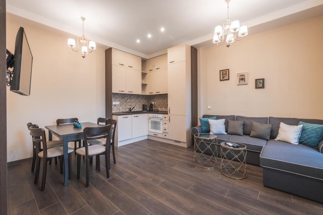 1001 Nights - 2Bd Luxury Apartment In Central Szófia Kültér fotó
