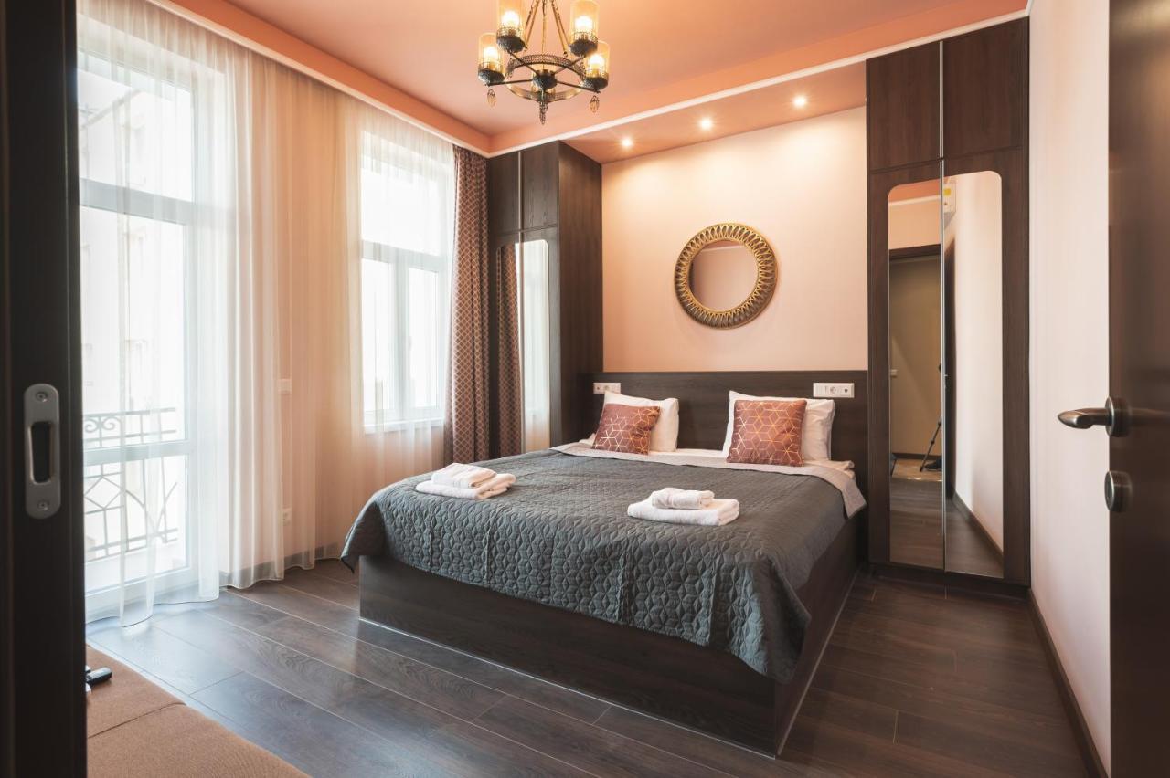 1001 Nights - 2Bd Luxury Apartment In Central Szófia Kültér fotó