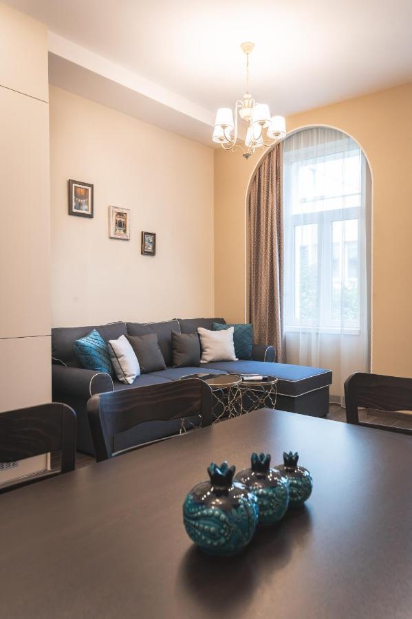 1001 Nights - 2Bd Luxury Apartment In Central Szófia Kültér fotó