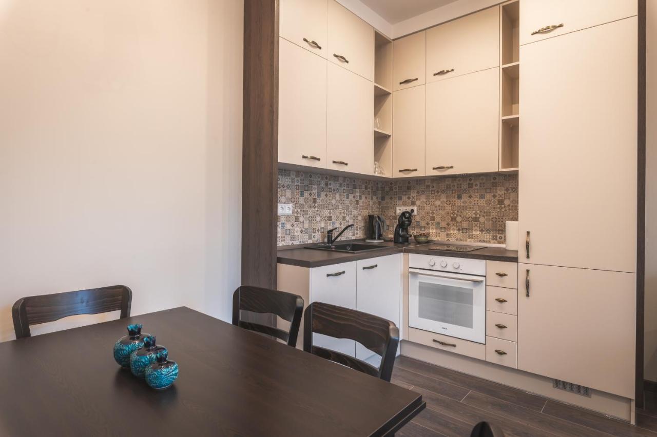 1001 Nights - 2Bd Luxury Apartment In Central Szófia Kültér fotó
